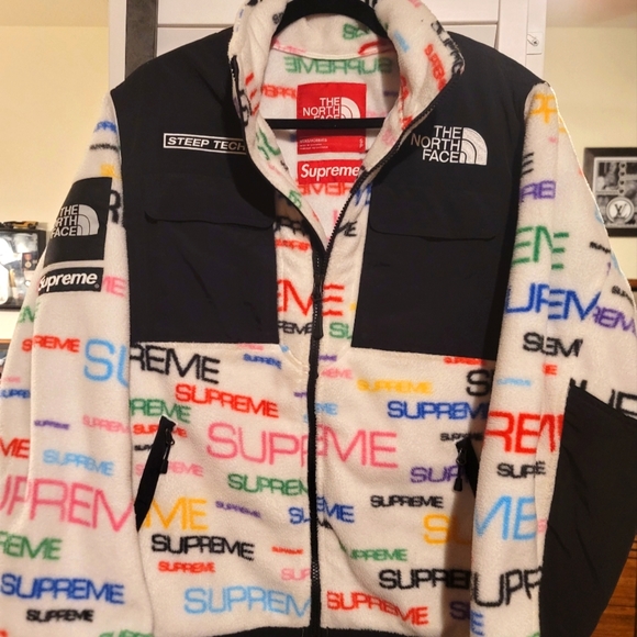Supreme X The North Face Logo fleece jacket! Unisex (S) - Picture 2 of 7